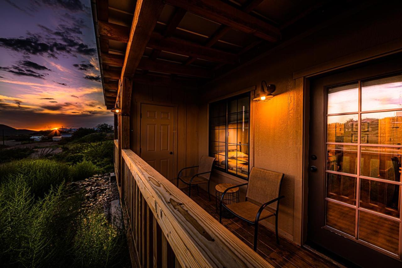 -Pet Friendly- Miners Cabin #5 -Two Double Beds - Private Balcony Tombstone Luaran gambar
