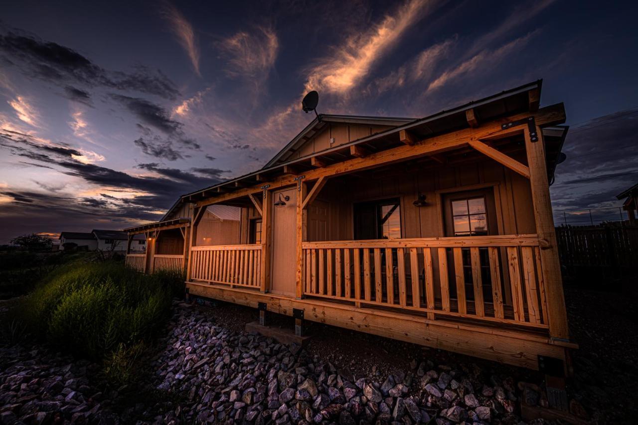 -Pet Friendly- Miners Cabin #5 -Two Double Beds - Private Balcony Tombstone Luaran gambar
