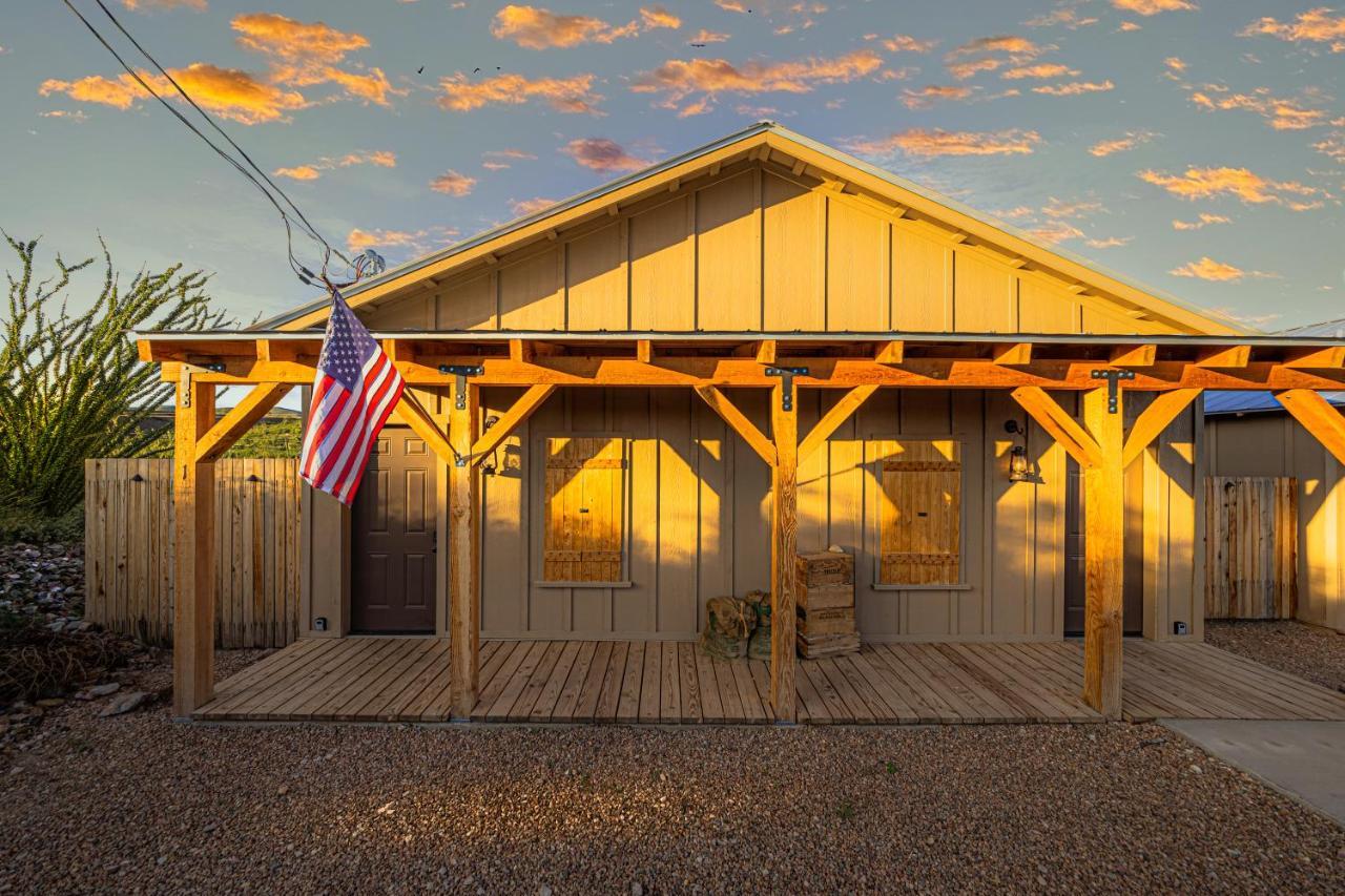 -Pet Friendly- Miners Cabin #5 -Two Double Beds - Private Balcony Tombstone Luaran gambar