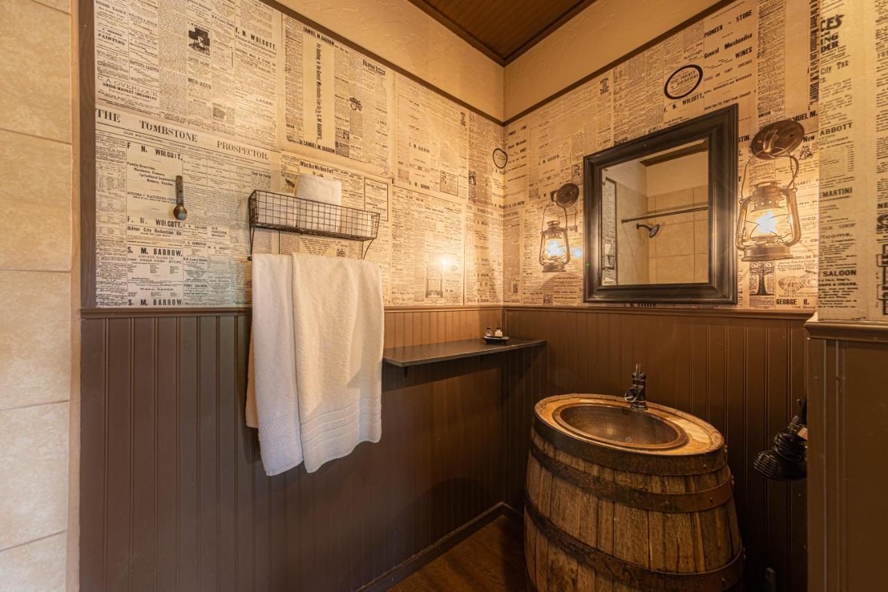 -Pet Friendly- Miners Cabin #5 -Two Double Beds - Private Balcony Tombstone Luaran gambar