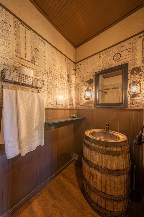-Pet Friendly- Miners Cabin #5 -Two Double Beds - Private Balcony Tombstone Luaran gambar