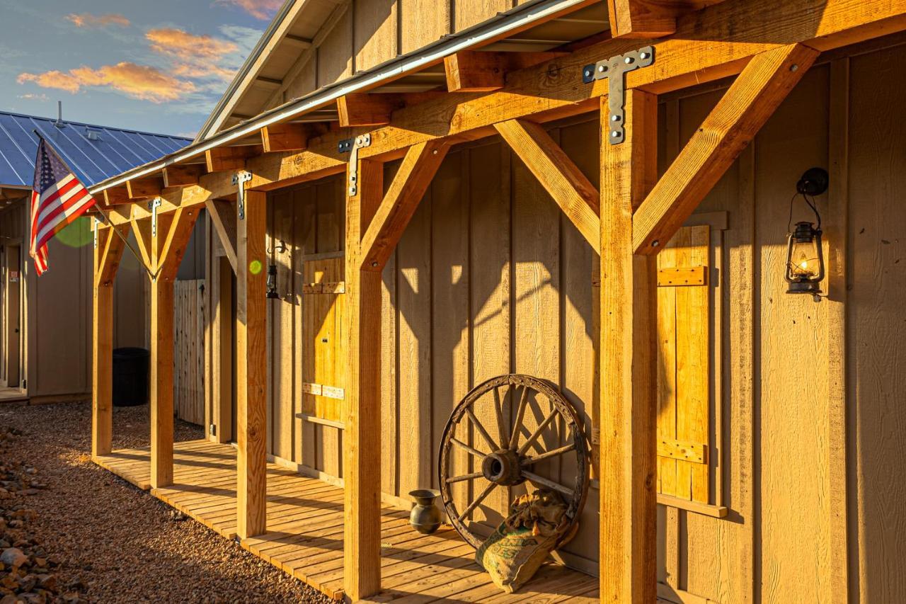 -Pet Friendly- Miners Cabin #5 -Two Double Beds - Private Balcony Tombstone Luaran gambar